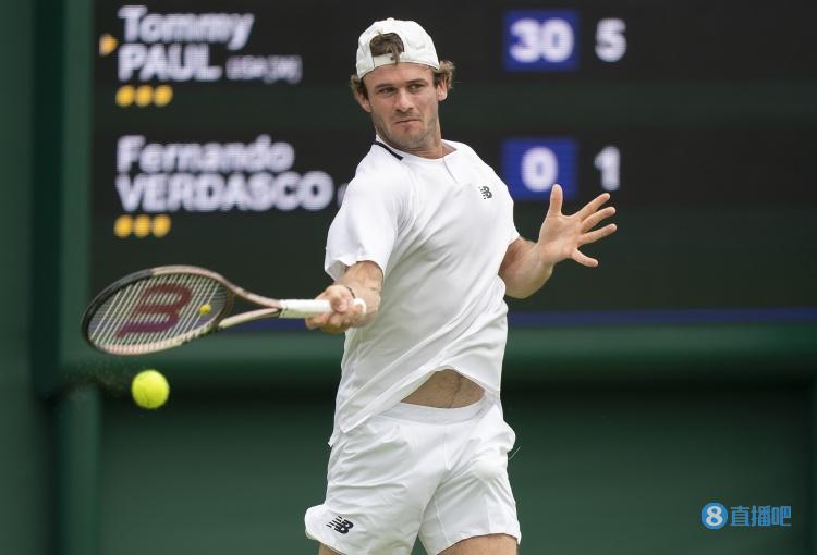 组帮助她在 组帮助她在